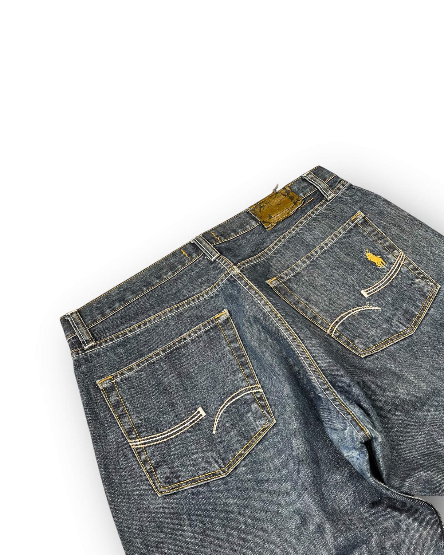 ARMANI JEANS (M)