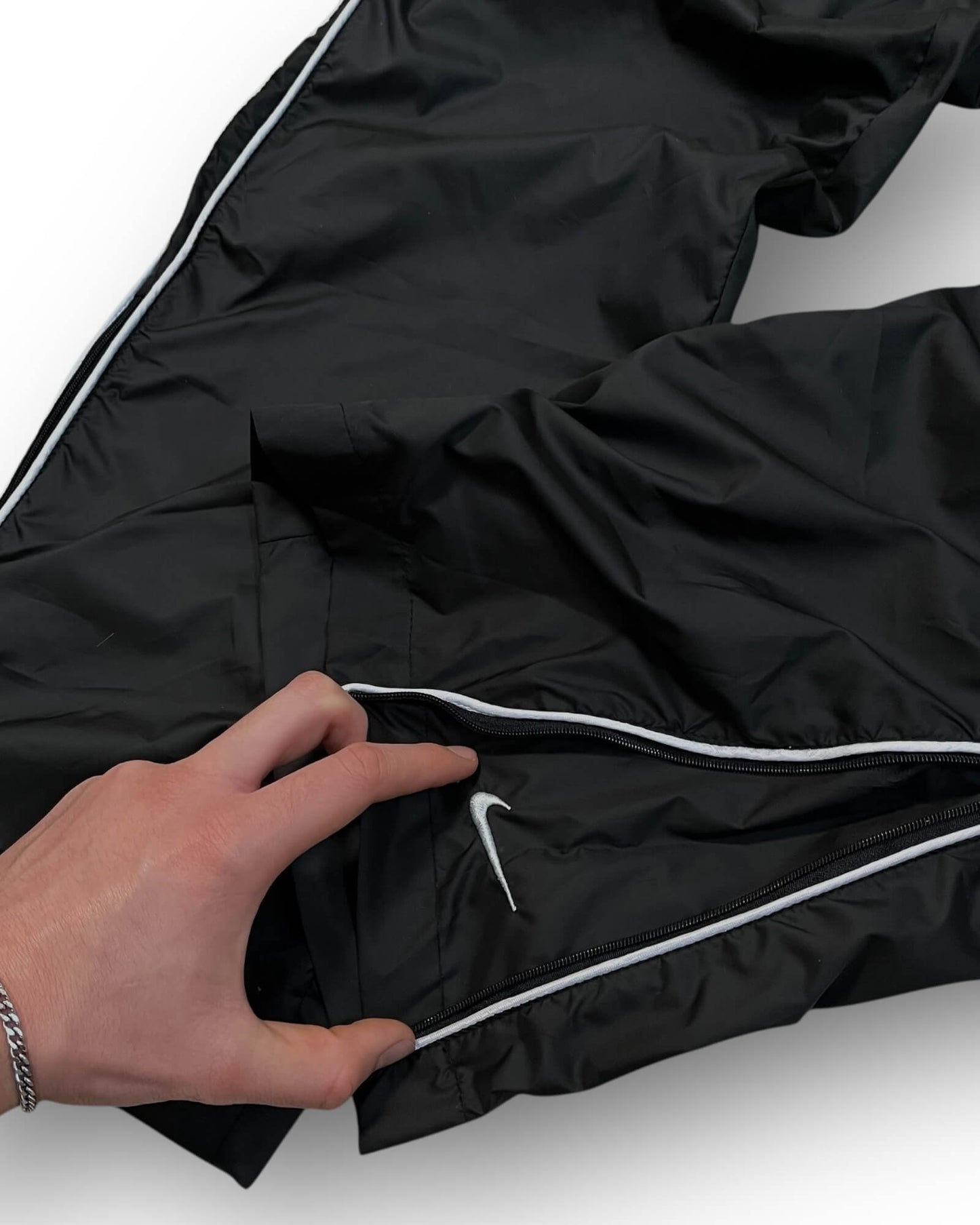 NIKE TRACKPANTS (M)